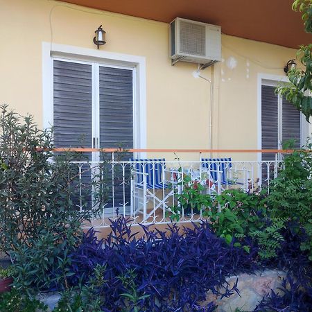 Mema'S Tranquil Studio In Patra - Free Parking Eksteriør billede