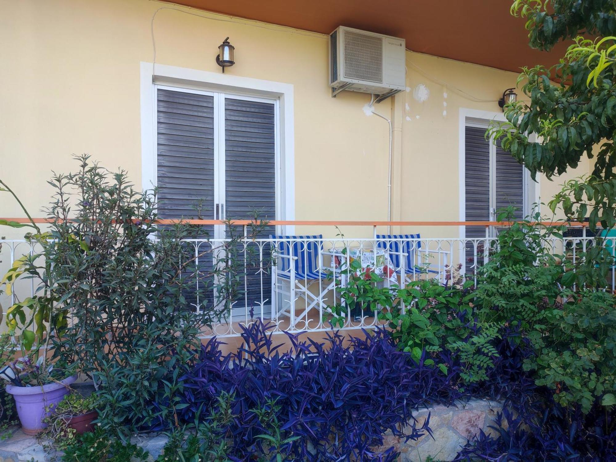 Mema'S Tranquil Studio In Patra - Free Parking Eksteriør billede